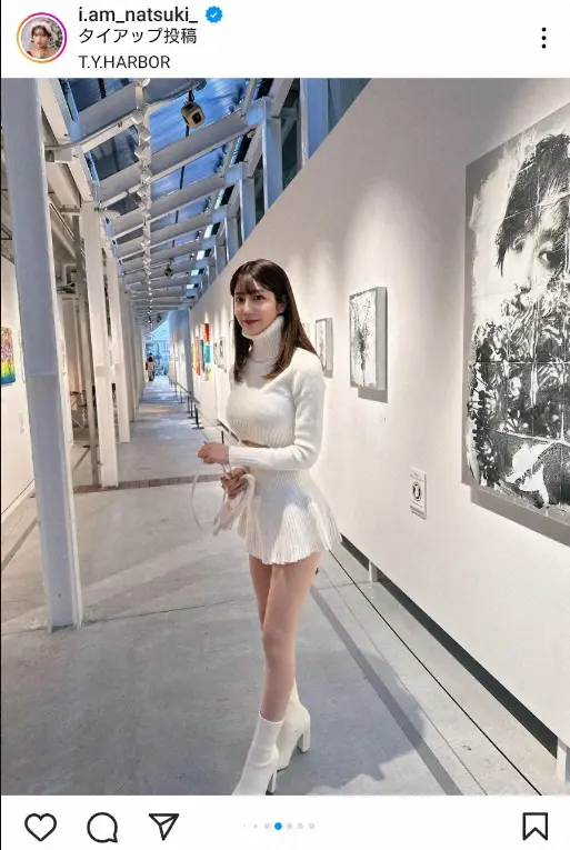 【画像・写真】“令和の峰不二子”阿部なつき　超ミニのホワイトコーデ披露に「天使」「パーフェクト」「寒そう笑」