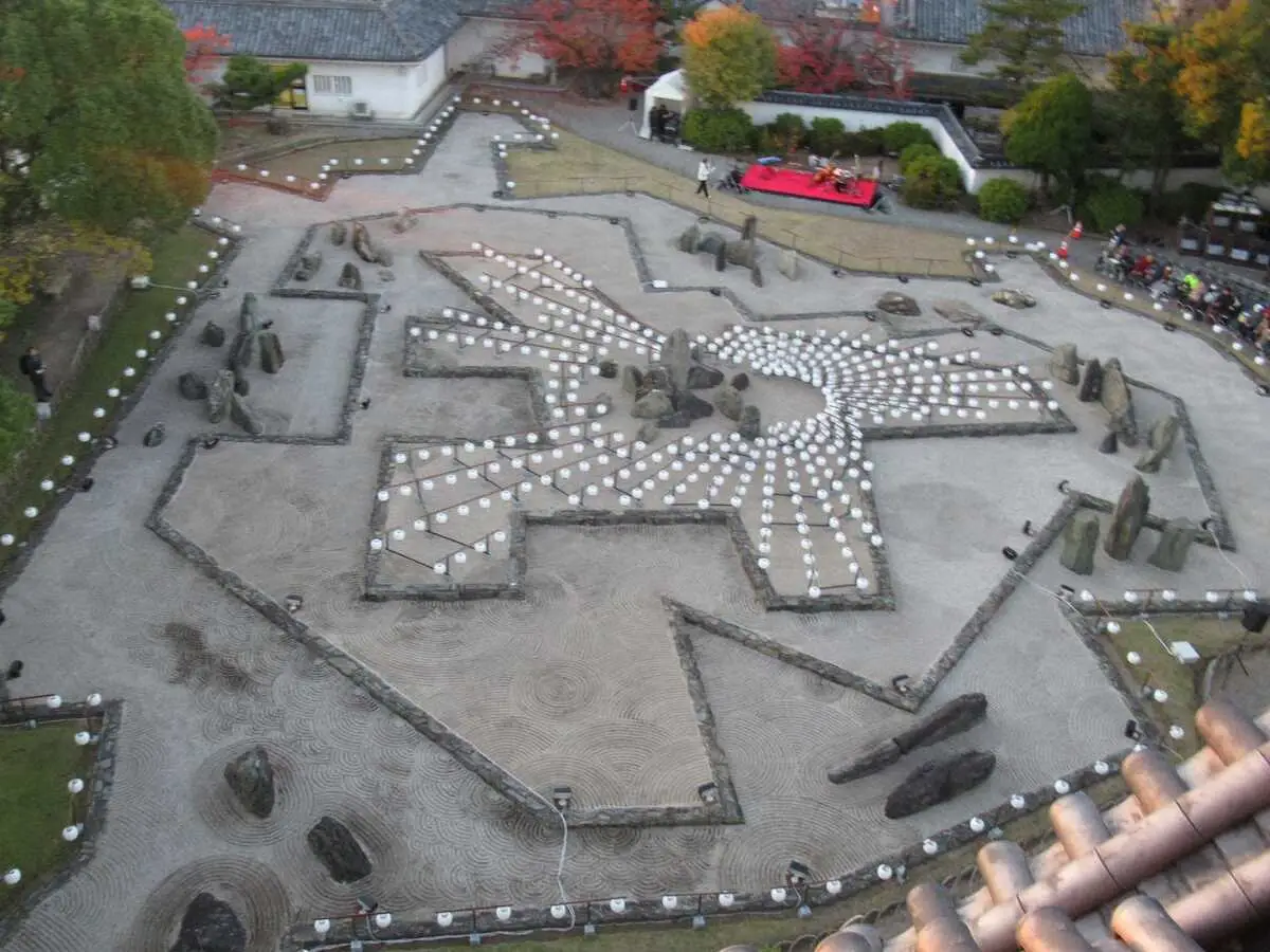 【画像・写真】メッセンジャー・あいはら「2階建ての家かと…」　岸和田城でトークイベント