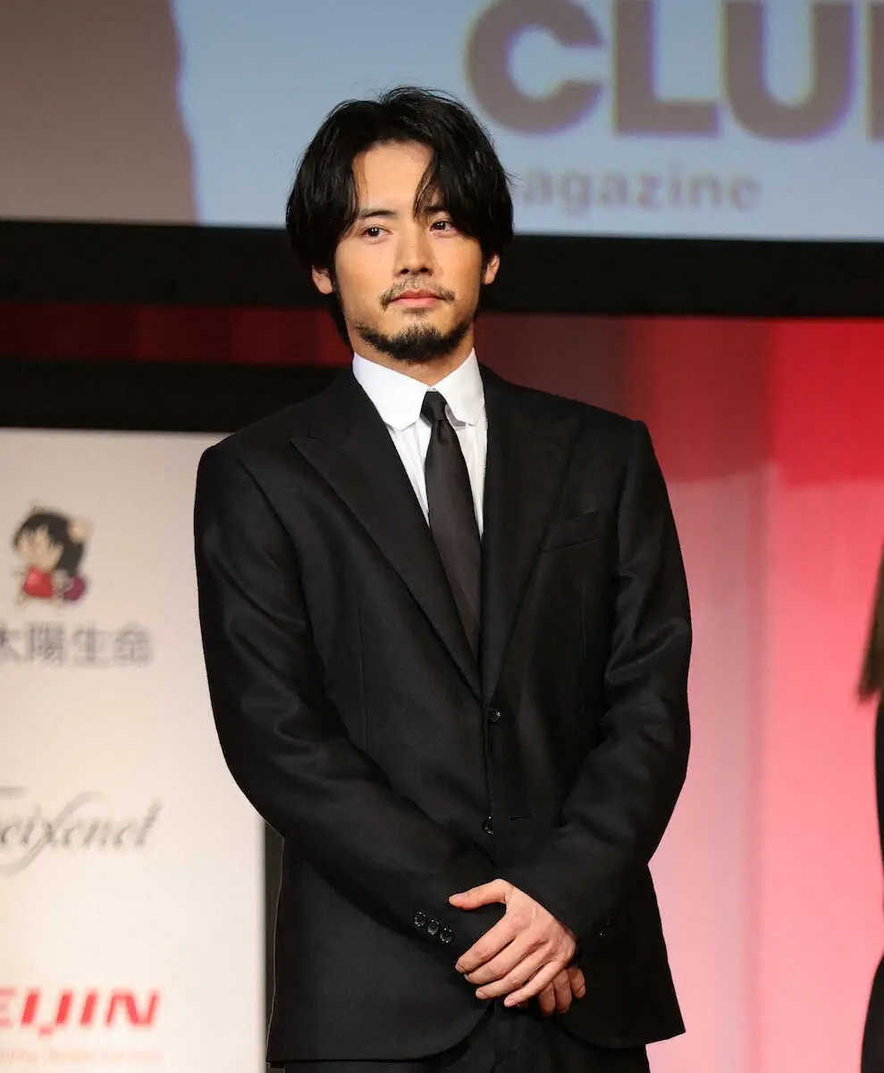 【画像・写真】川口春奈　フェンディのドレスに「気分上がります」　ベストドレッサー賞受賞