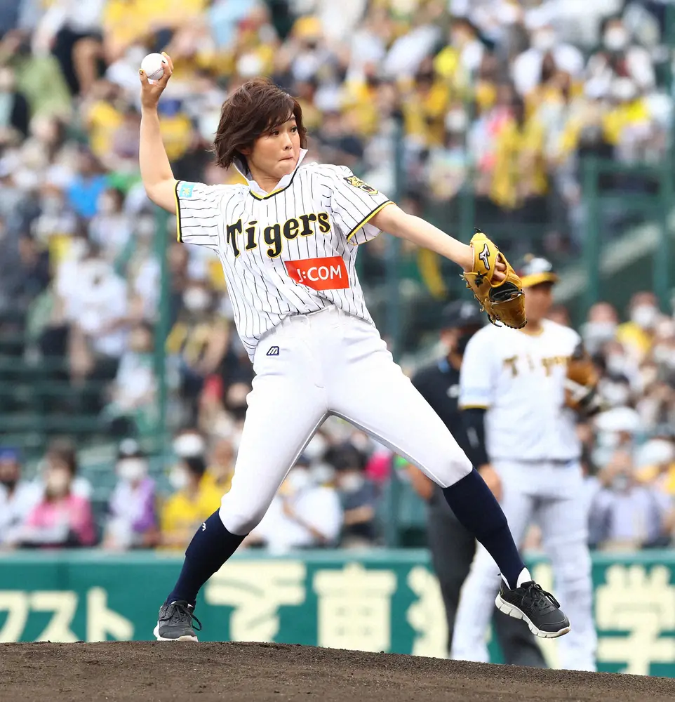 【画像・写真】有働由美子アナ　プライベートでの“失態”とは…女優の羽田美智子が暴露「駐車場の地面に座ってたり」