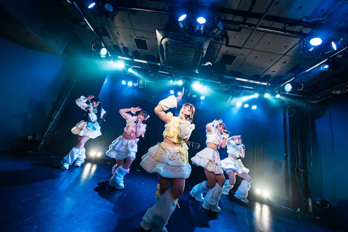 【画像・写真】ゲームをコンセプトにした女性アイドル「Emulate」がデビュー　初ライブで6曲を披露