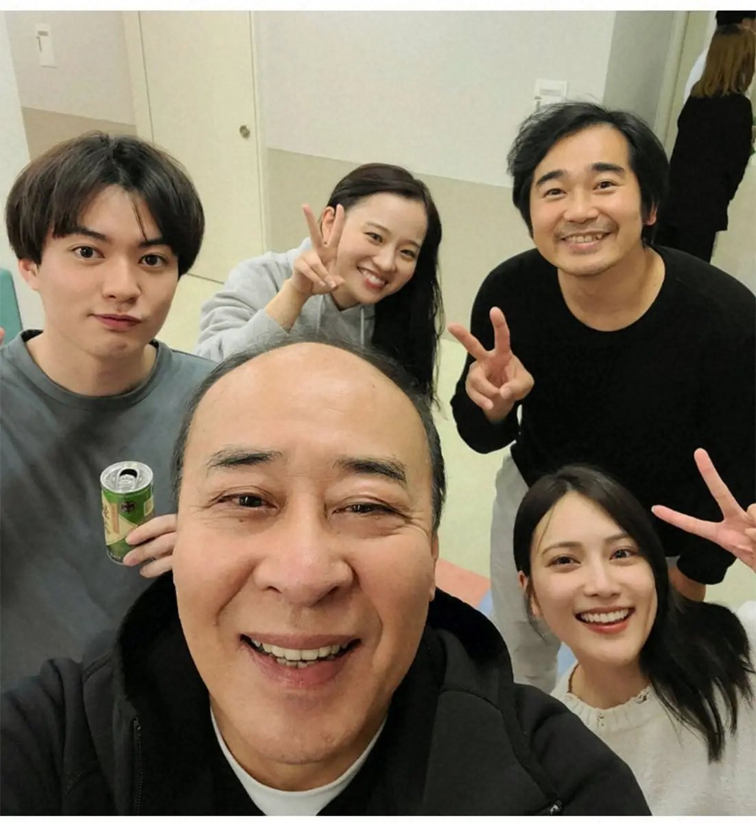 【画像・写真】モト冬樹　06年ドラマで共演の子役と再会報告　もう26歳、TOEIC970点のマルチリンガルに成長