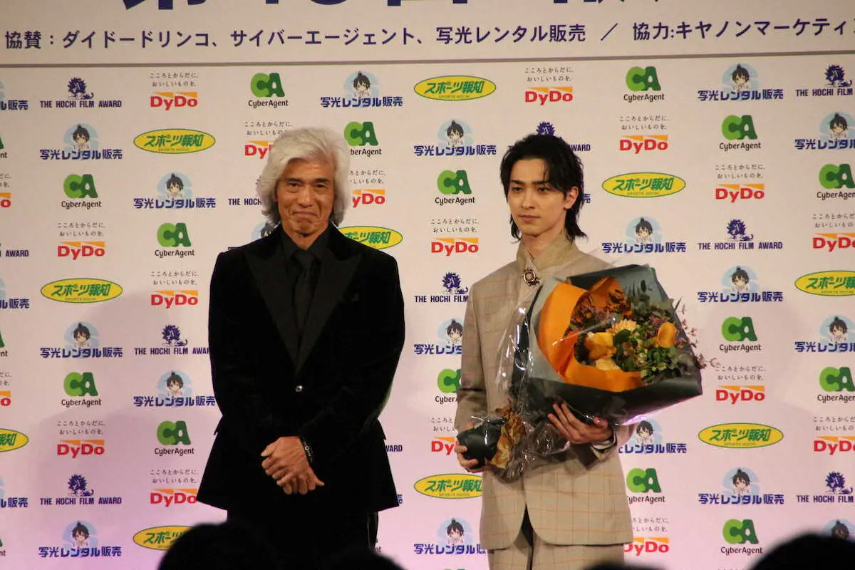 【画像・写真】横浜流星が初の主演男優賞　作品賞の「月」は助演男優賞、助演女優賞と3冠　報知映画賞授賞式