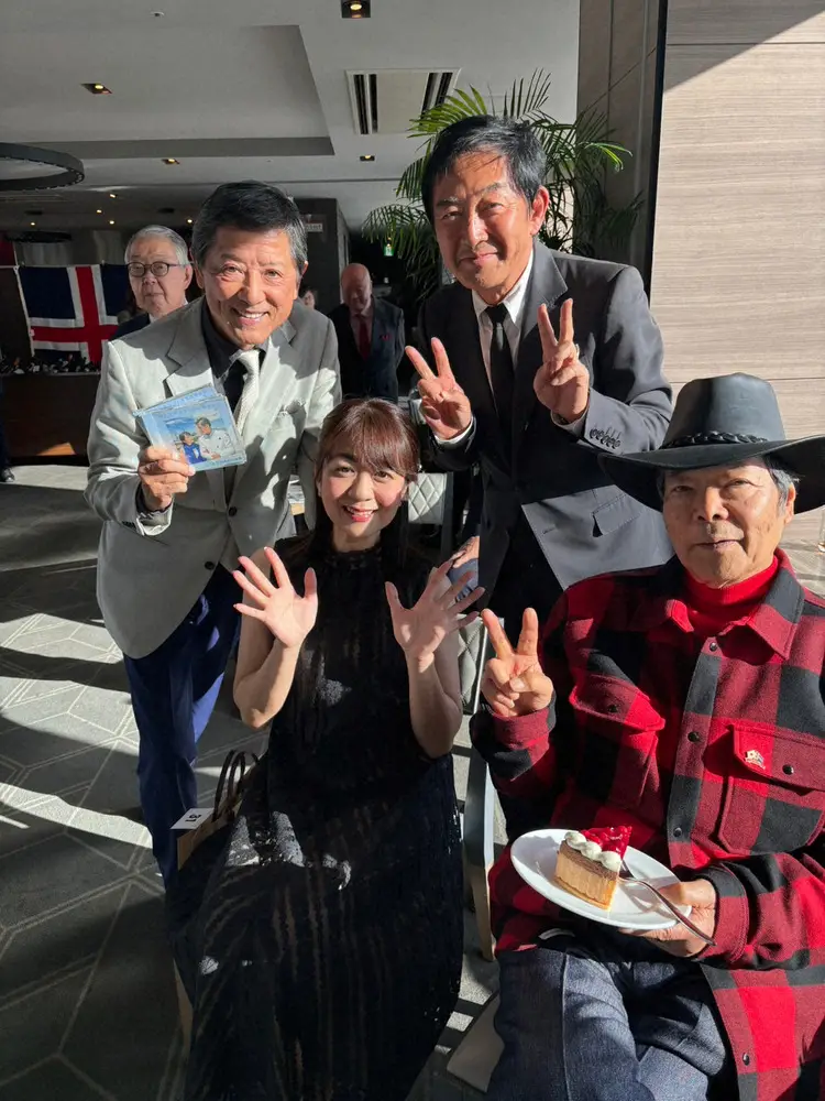 【画像・写真】日本アイスランド協会　クリスマスパーティーでせんだみつお大ウケ　奥山和由氏絶賛