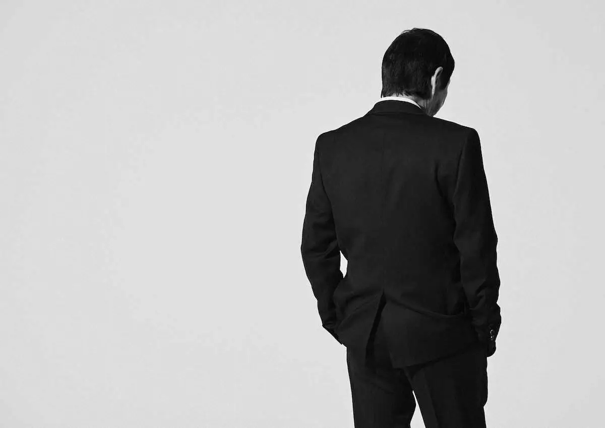 【画像・写真】明石家さんま　異色！背中だけの写真集「さんまの背開き」来年1・10発売