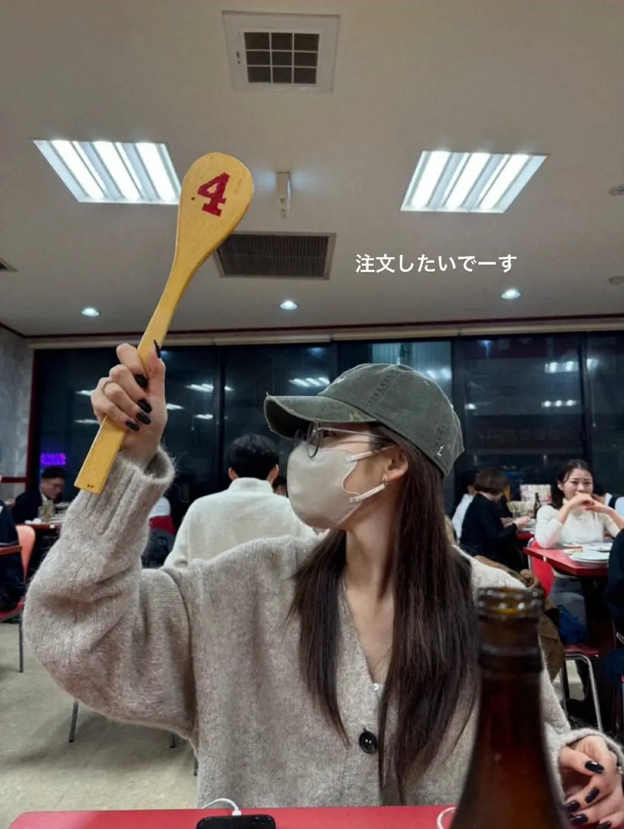 【画像・写真】TWICEサナ　念願の名古屋人気店を訪問!!「サナと同じ席座りたい」早くも足を運ぶファンも