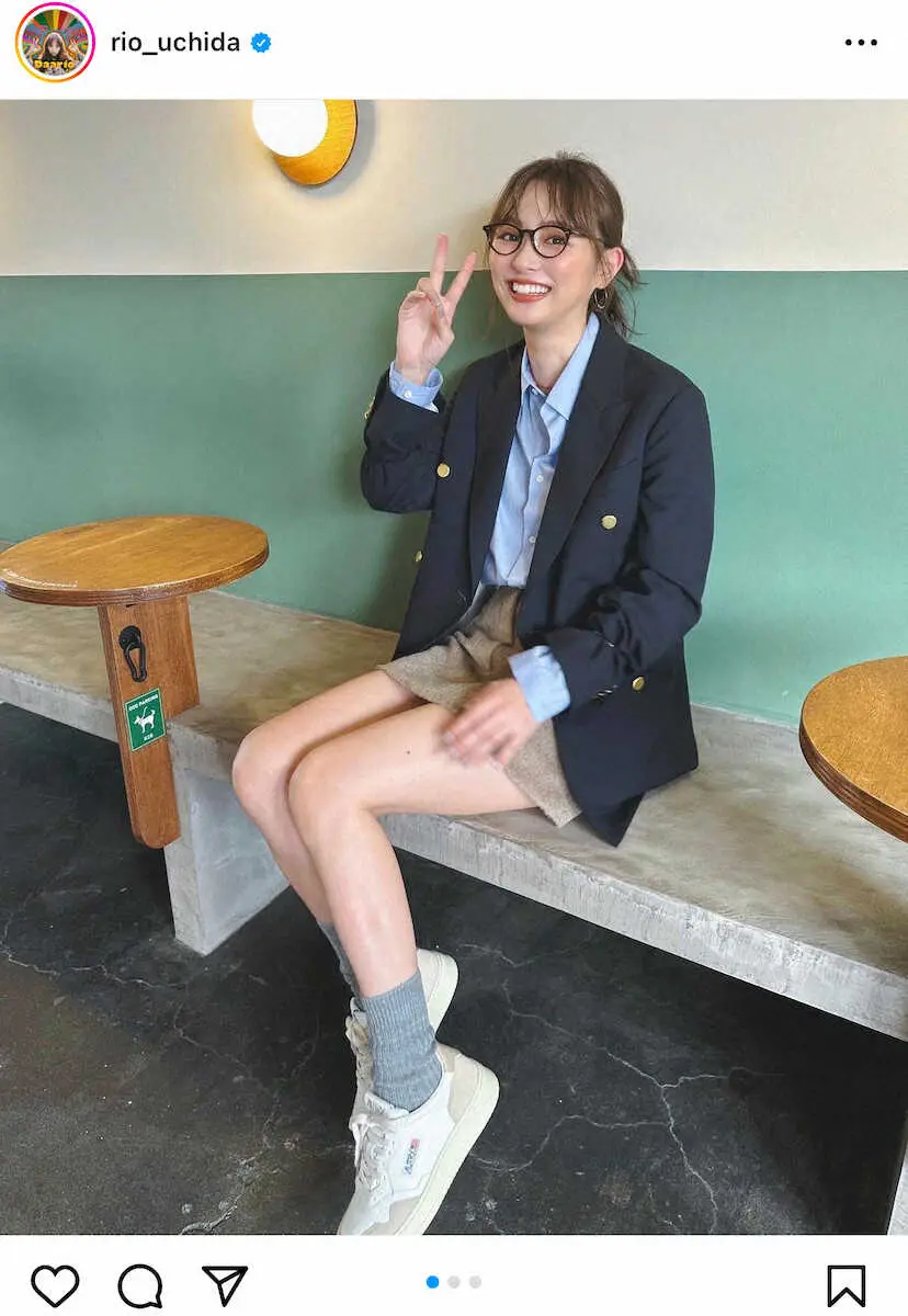 【画像・写真】”美脚すぎる”海外のスクールガール風ファッション姿の内田理央。内田理央公式インスタグラム（@rio_uchida）から。