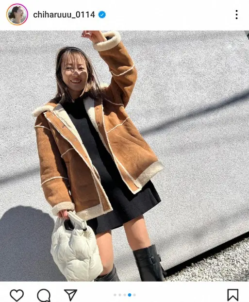 【画像・写真】“新婚”新山千春　ミニスカ＆ロングブーツ姿披露に「めちゃ似合ってる」「美脚最高」「かわ綺麗ですね～」