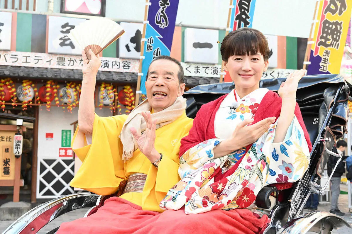 【画像・写真】綾瀬はるか、元日に笑点出演　木久扇の「最後の夢」にお付き合いロケ