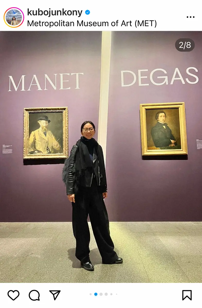 【画像・写真】米在住・久保純子　21歳長女との散歩で美術館へ　オシャレな母娘ショットに「センス良すぎ」の声