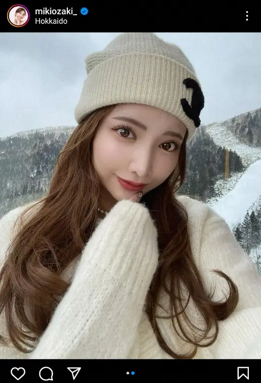 【画像・写真】2代目バチェロレッテ“モテモテ女社長”　ホワイトコーデ披露に「雪景色と凄くお似合い」「天使様すぎる」