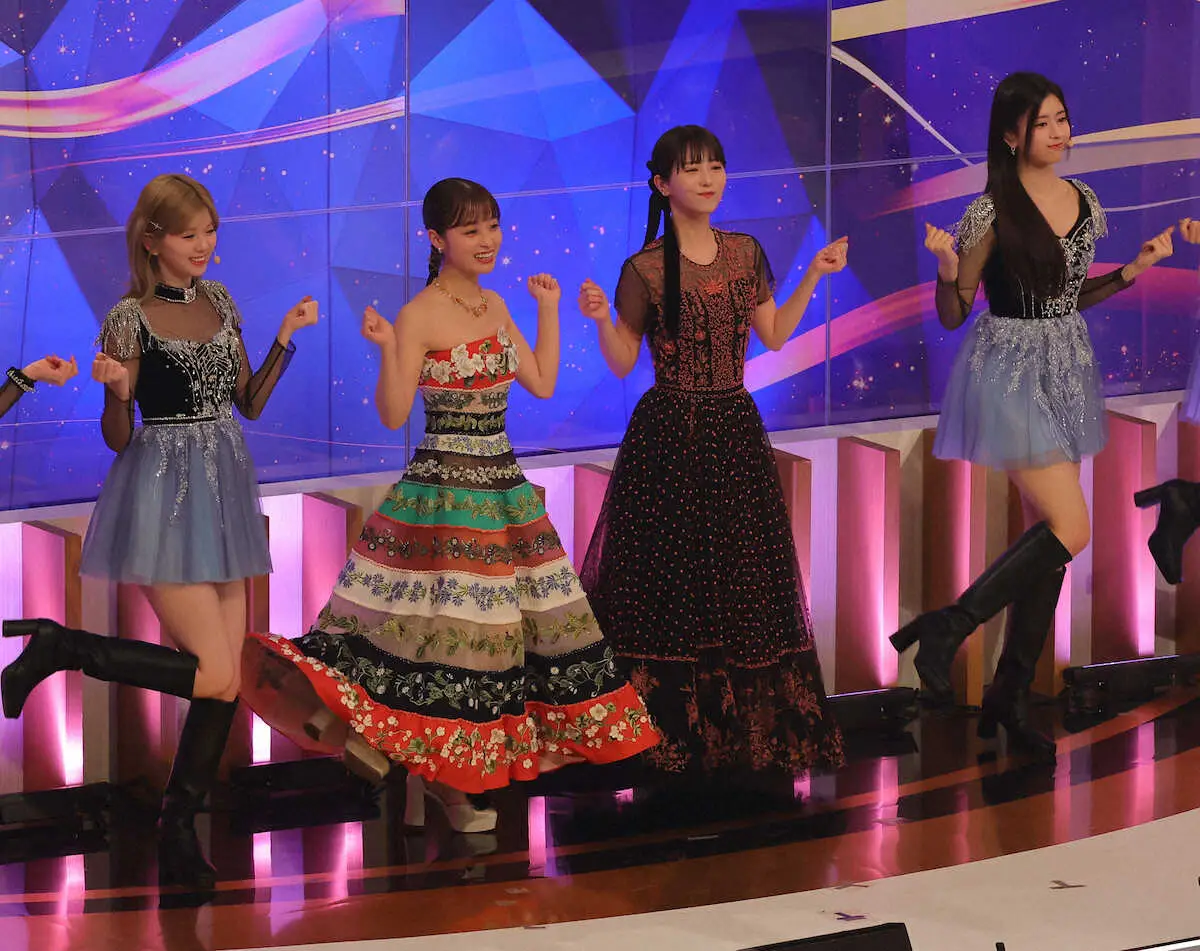 【画像・写真】【紅白】浜辺美波　Adoとの交流語る　お互いの呼び名も披露「パフォーマンスが素晴らしくて鳥肌が」