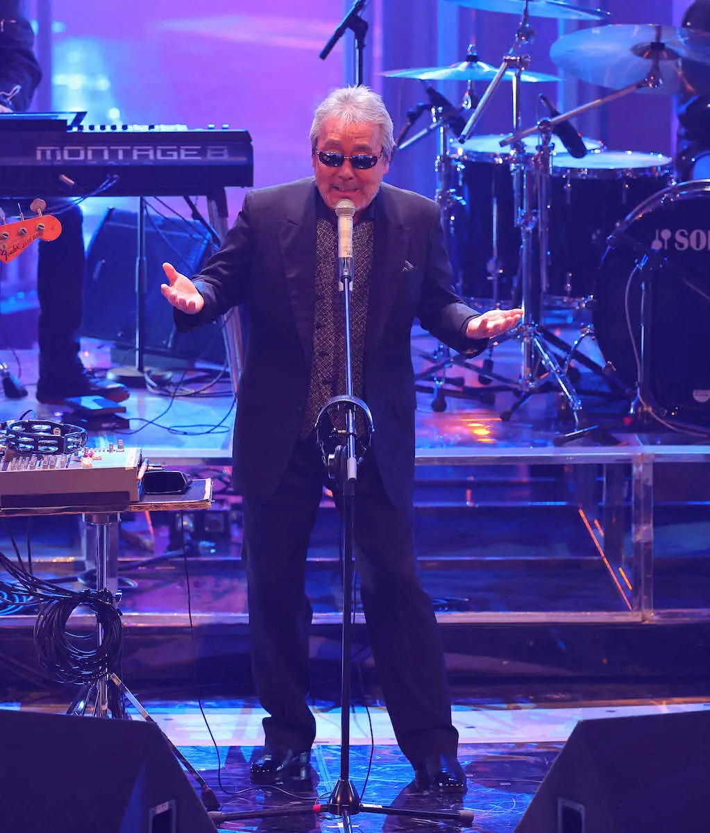 【画像・写真】星野源　紅白の“わちゃわちゃ”秘話　寺尾聰のお茶目ないたずら　「蛍の光」歌唱時、ゆず北川の腕を取り…