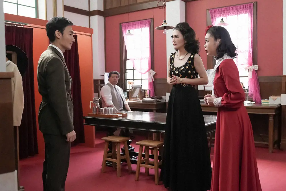 【画像・写真】【明日1月11日のブギウギ】第70話　スズ子はこん身の「ラッパと娘」を披露　客席の一角には…