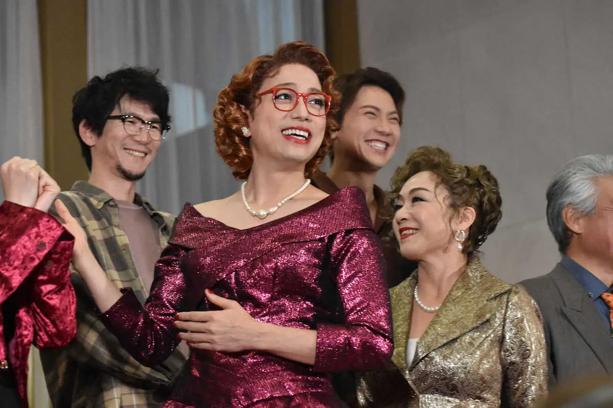 【画像・写真】山崎育三郎　役の影響で「がに股じゃいられなくなっている」 主演ミュージカル「トッツィー」公開稽古