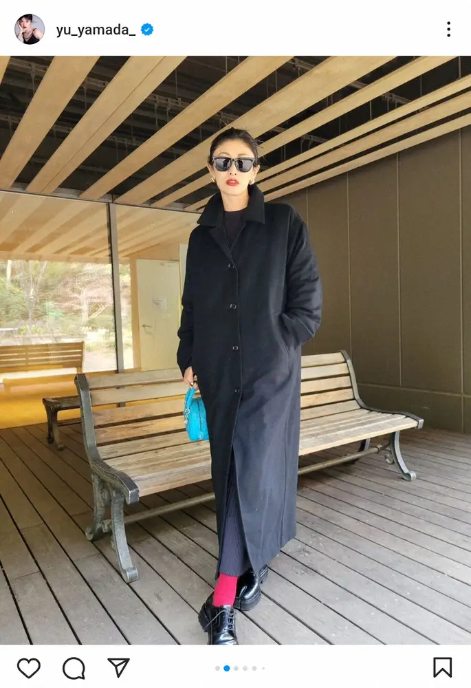 【画像・写真】山田優　「私の冬の味方です」ロングコート＆差し色のシンプルコーデに「好みです」「カッコイイ」の声