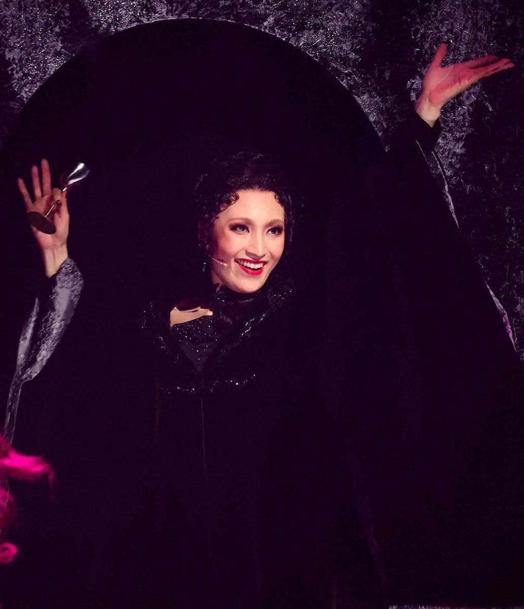 【画像・写真】望海風斗　「イザボー」観客参加の演出楽しみ　「熱い日々を過ごしていきたい」