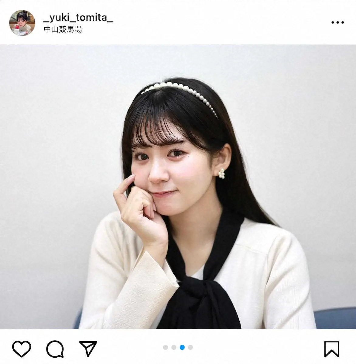 【画像・写真】肘付きショットも可愛い！冨田有紀の公式インスタグラム（＠yuki_tomita_777）から。