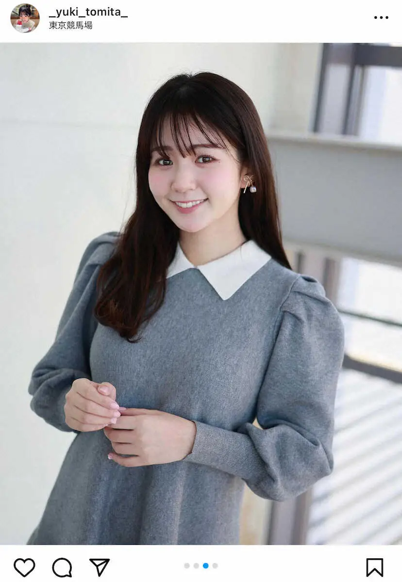 【画像・写真】競馬中継の人気女子アナ　グレーワンピースでの生脚S！「可愛さ神」「美脚だ！」の声