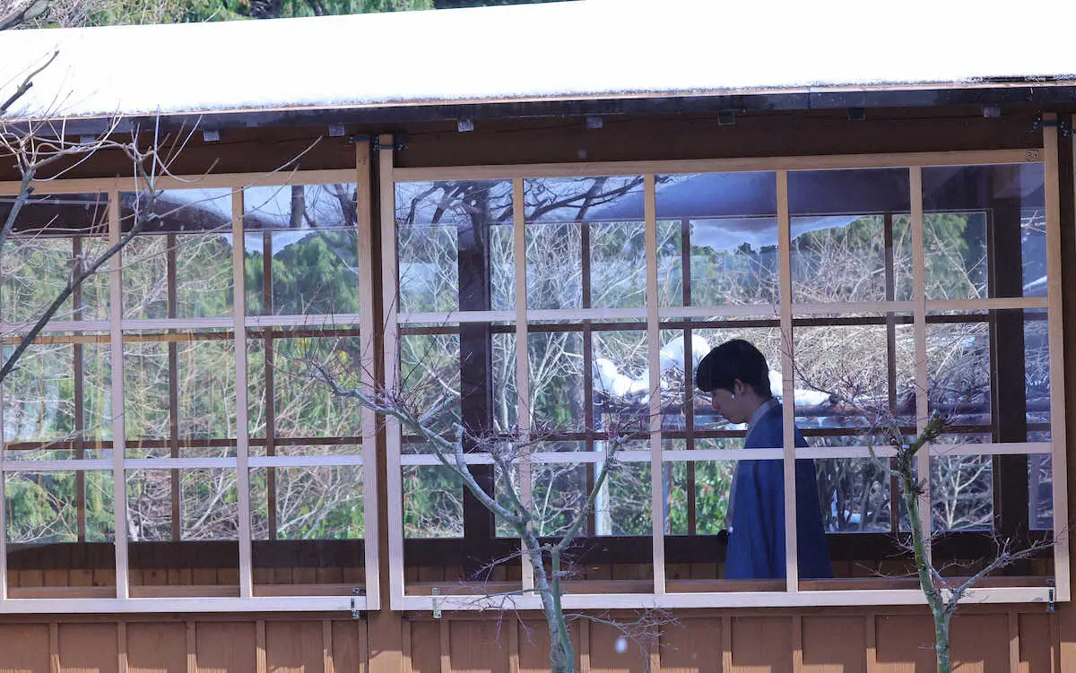 【画像・写真】王将戦第3局　菅井八段の師匠・井上慶太九段が現地で対局見守る　「前日には“頑張りや”と…」