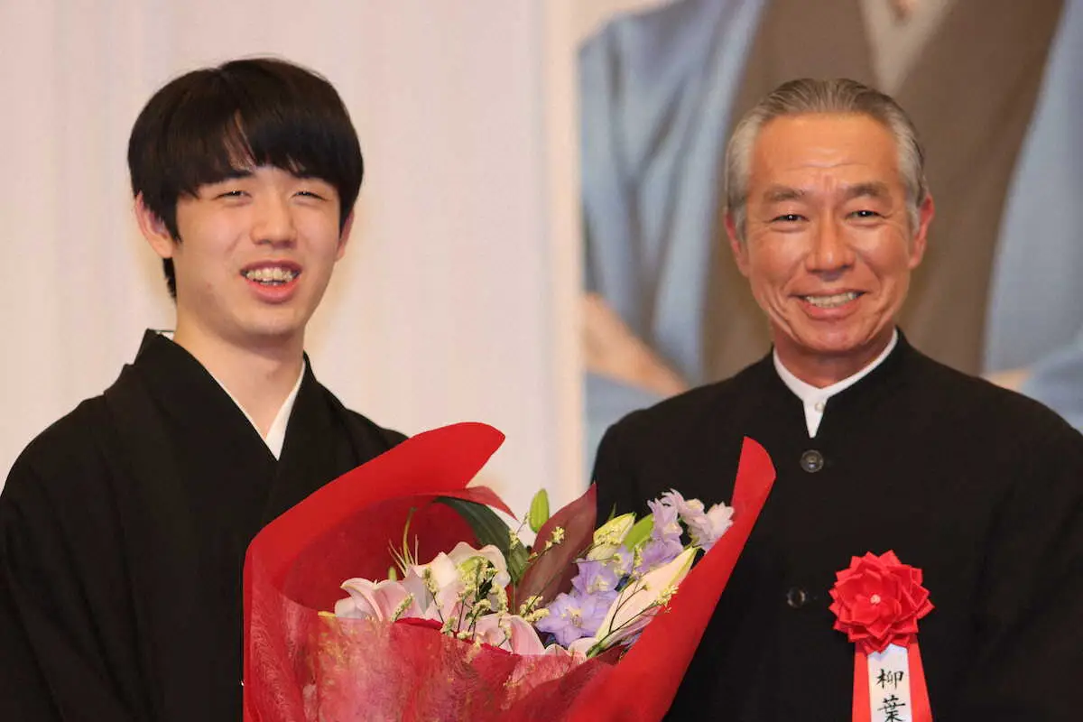 【画像・写真】藤井8冠　竜王就位式出席「得るものが多かったシリーズでした」　柳葉敏郎も登場