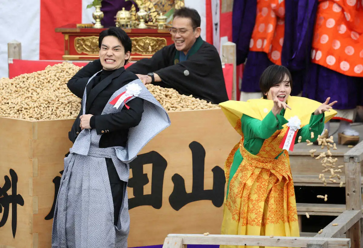 【画像・写真】伊原六花は感動「心が熱くなりました」　成田山大阪別院で豆まきに参加