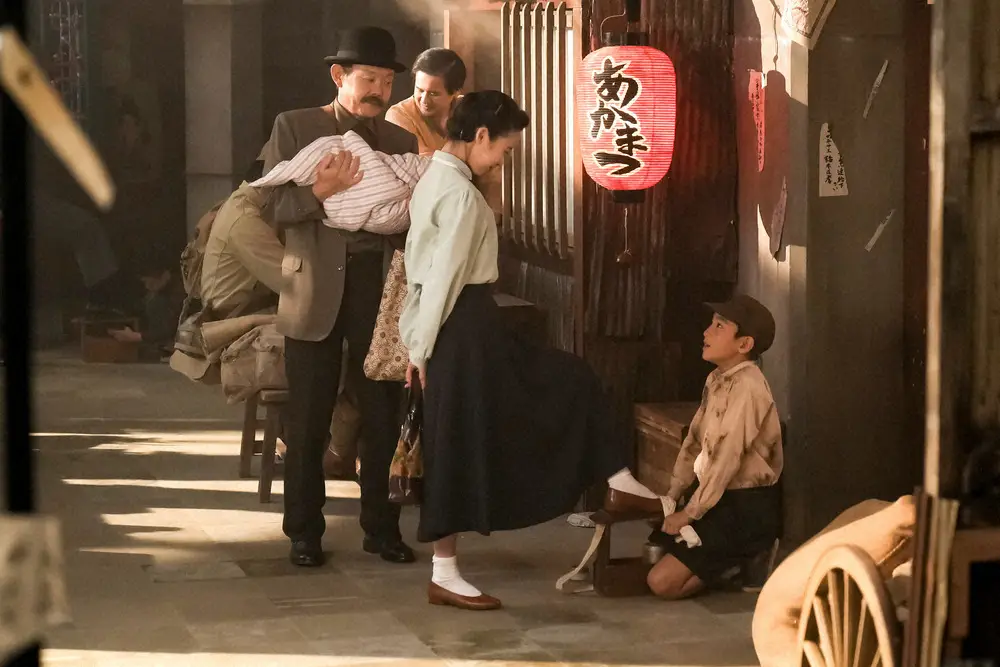 【画像・写真】【明日2月8日のブギウギ】第90話　スズ子は米兵たちに囲まれ「東京ブギウギ」レコーディングに臨む！