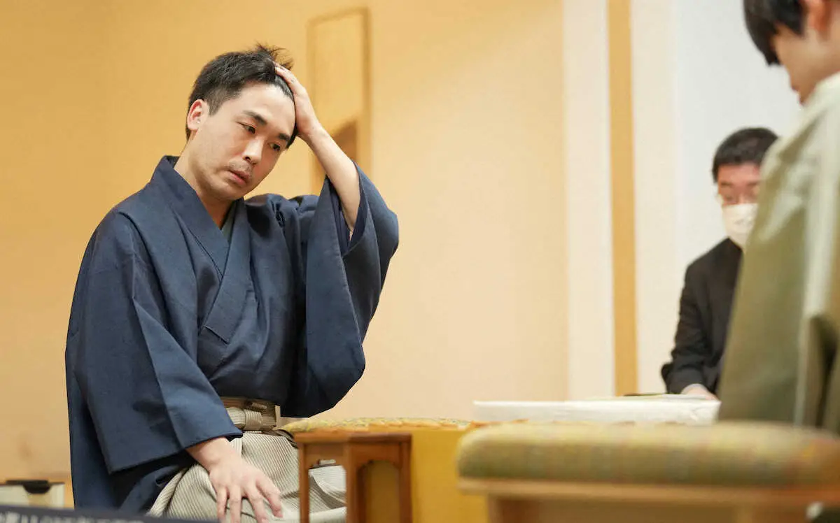 【画像・写真】【王将戦】菅井八段「収穫はない。ミスが多すぎた」　全局振り飛車で臨むも藤井王将に4連敗で奪取ならず
