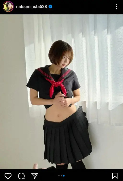 【画像・写真】平嶋夏海　セーラー服“ちらり”ショット公開に「水着よりヤバい」「色っぽい」「似合います」