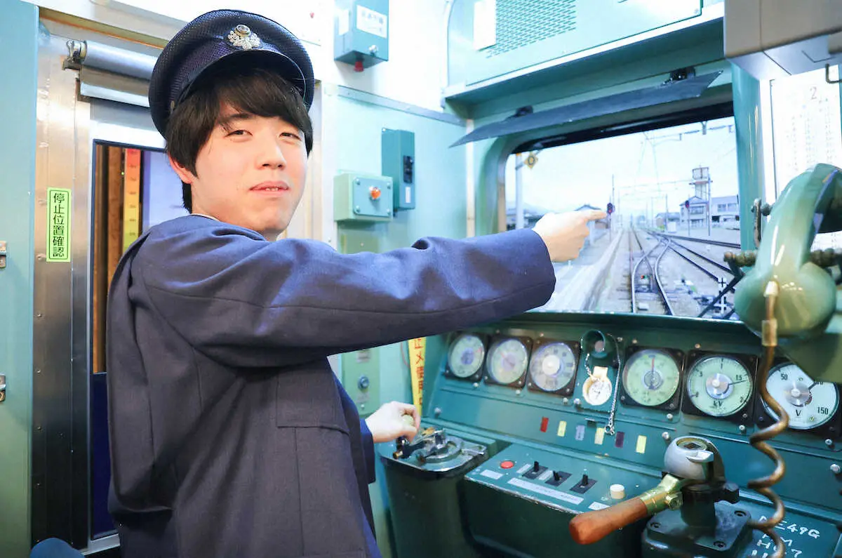 【画像・写真】藤井聡太“運転士”　山岳地帯に苦戦!?　大阪府高槻市で鉄道シュミレーター満喫
