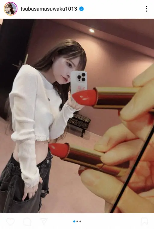 【画像・写真】益若つばさ　“美くびれ”ショット披露に「ほっそ…自己管理できてるのすごすぎ」「スタイルがよすぎ」