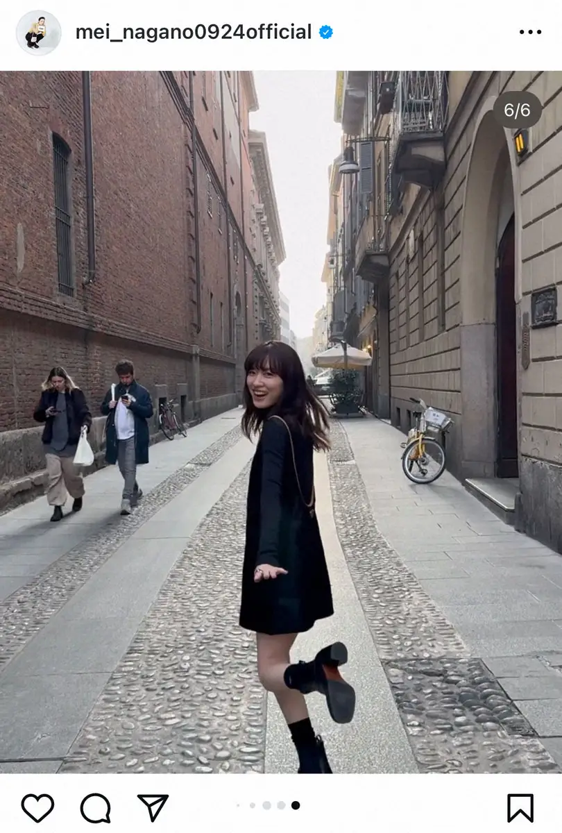 【画像・写真】永野芽郁　ミニスカ黒ワンピの後ろ姿＆“るんるんショット”に「最強に可愛すぎるよ」の声