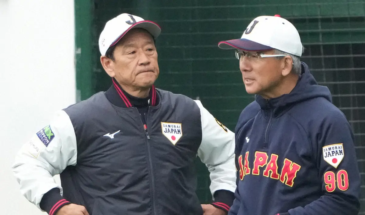 【画像・写真】白井一幸氏（右）。左は侍ジャパンの栗山監督