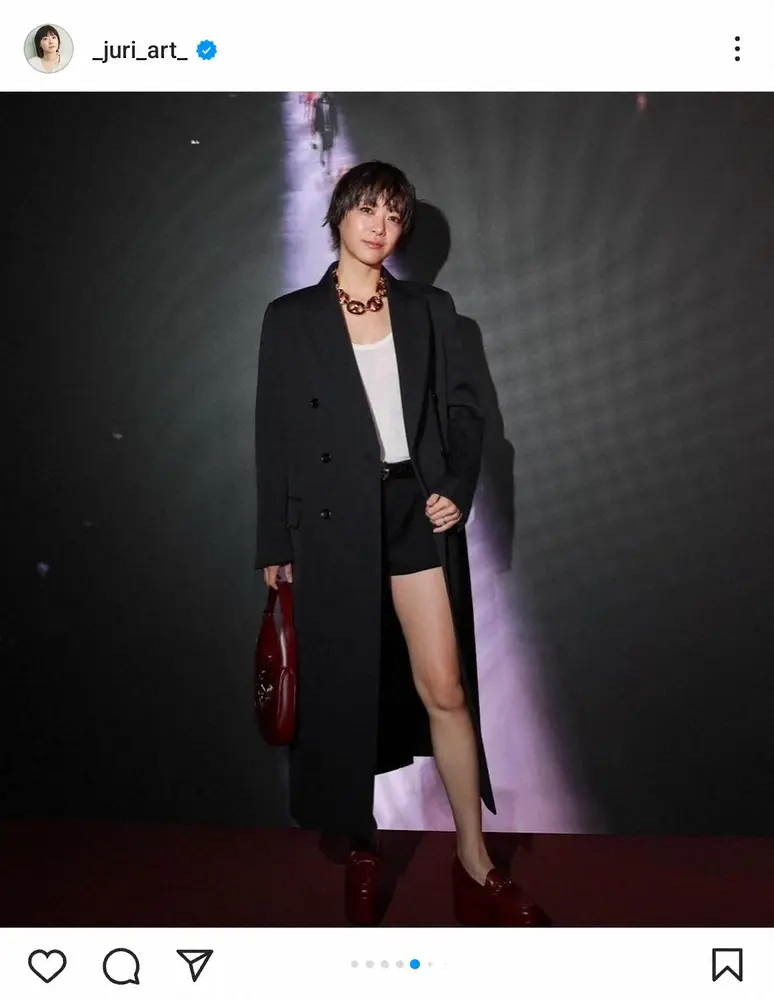 【画像・写真】上野樹里　イメチェン!?クールな美脚ショットに「知らない人に広めたい」「イケメンすぎる」の声