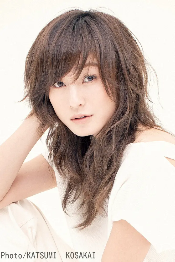 【画像・写真】西山茉希　「大人になってから突如登場」足の不思議な“穴”にフォロワーからも相次ぐ報告