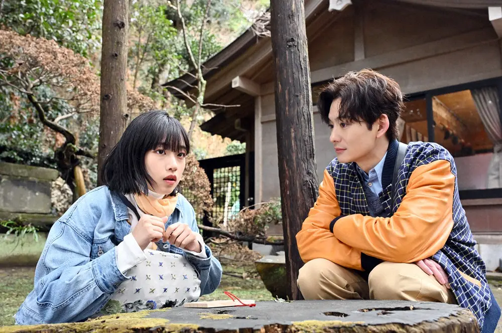 【画像・写真】金曜ドラマ「不適切にもほどがある！」第7話。小川純子（河合優実）が高台の神社で絵馬に書いた願いは…（C）TBS