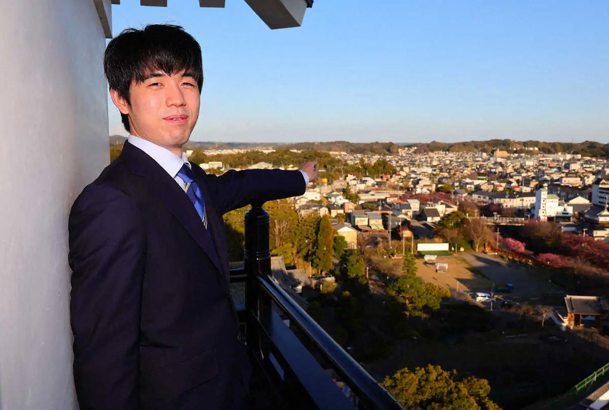 【画像・写真】藤井聡太王将　掛川城天守閣で“殿さま気分”満喫「気持ちよかったです」