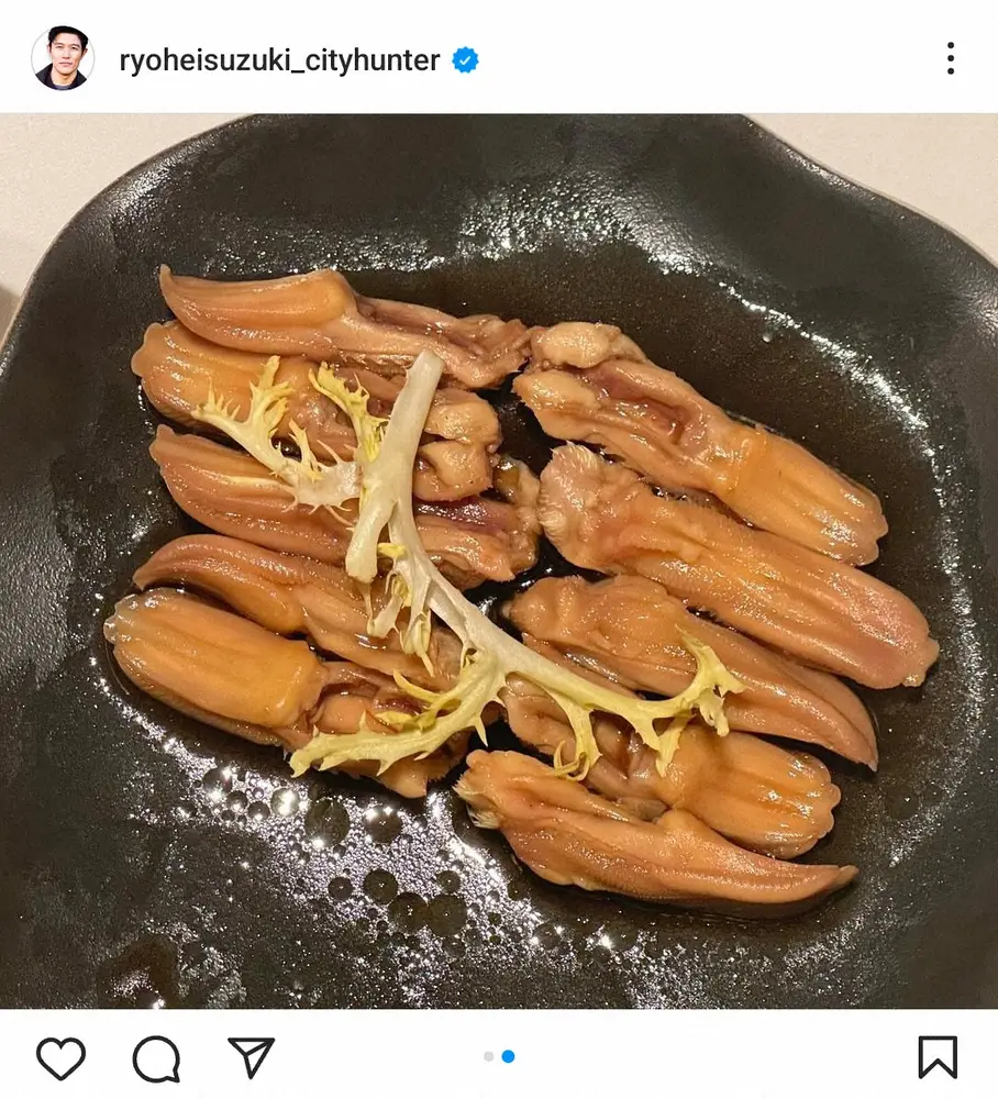 【画像・写真】鈴木亮平　「初めて食べました」香港のグルメ写真投稿も“匂わせ”？にファン騒然「奥様ですか!?」