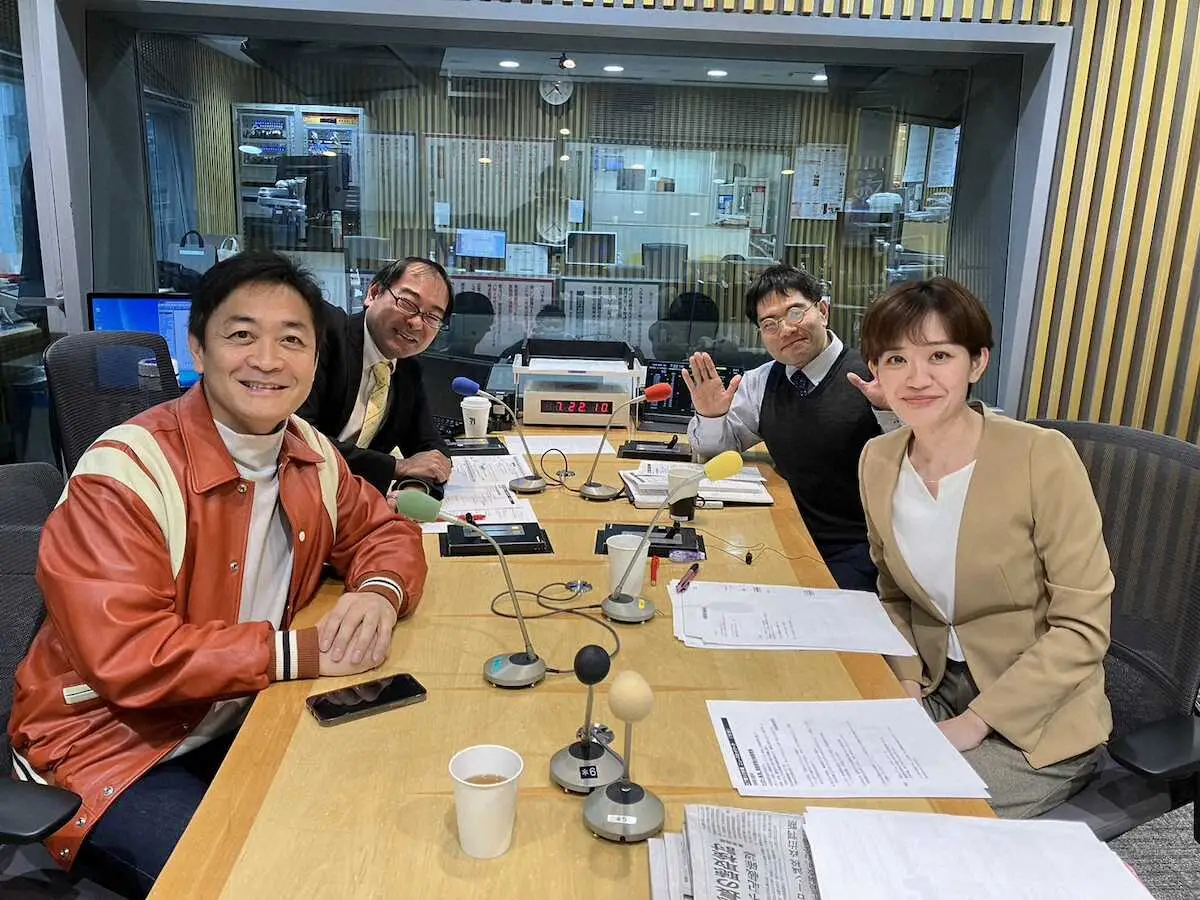 【画像・写真】ニッポン放送「飯田浩司のOK！Cozy　up！」①　議論交え国内外のニュースの深層を解説