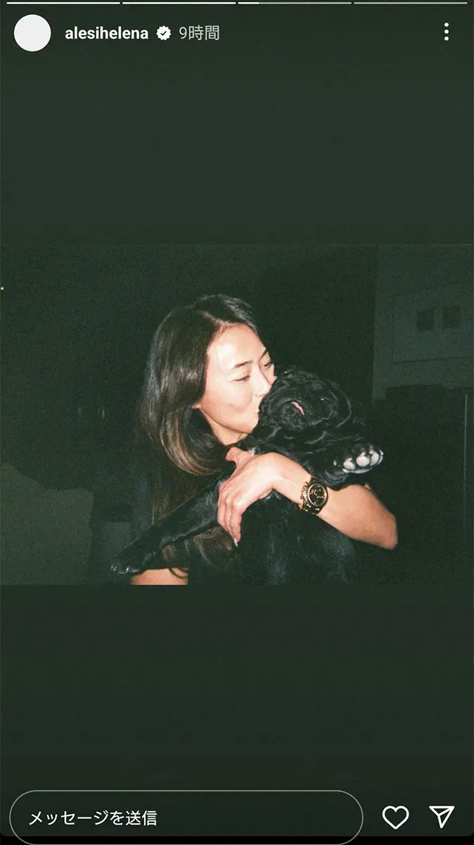 【画像・写真】エレナ・アレジ・後藤　鮮やかドレス姿で母・後藤久美子の50歳の誕生日祝福「私のソウルメート」