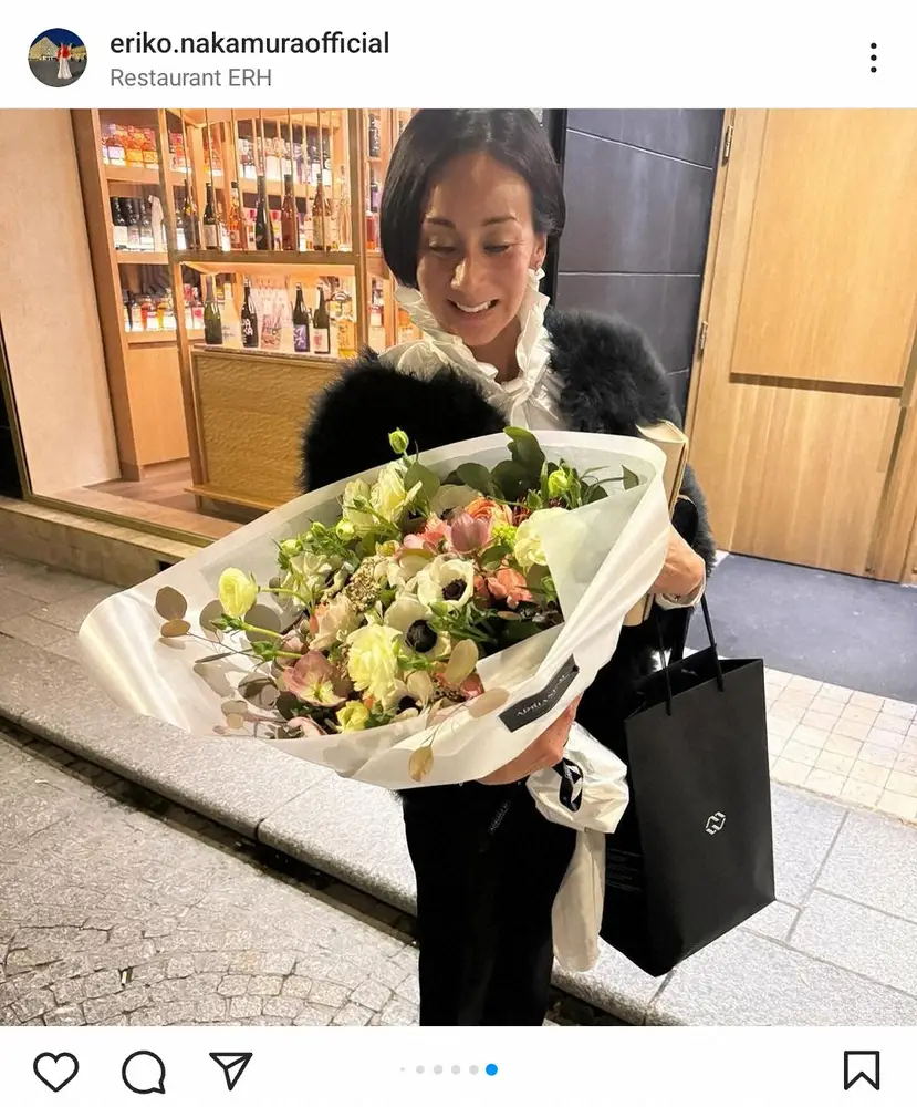 【画像・写真】中村江里子　エリマキトカゲ!?ノーファンデならではのファッションに「憧れます」「私もやめたい」の声