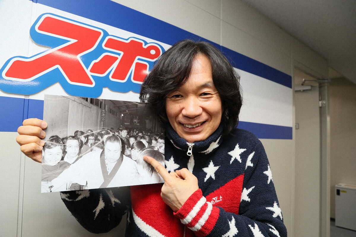 【画像・写真】関脇・旭国の「出待ち」から始まったスポニチとの縁　48年前のお宝写真が日の目を見ることに