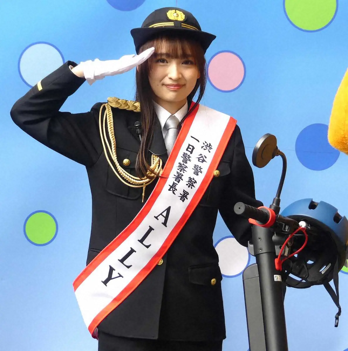 【画像・写真】ALLY　念願の警察制服「夢の一つだった」　警視庁渋谷警察署で一日署長