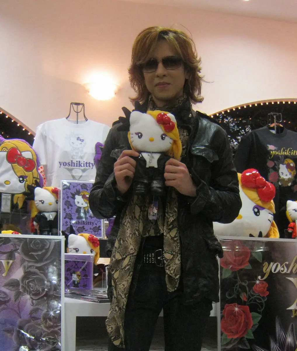 【画像・写真】YOSHIKI　ドタバタ！イベント滞在時間わずか35分「日付が変わるころには飛行機」　ギャルピースも