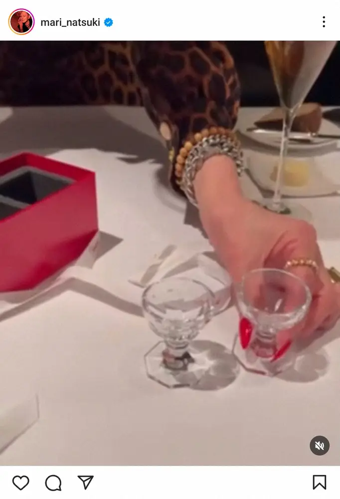 【画像・写真】夏木マリ「小林幸子さまから素敵なギフト」　開封動画に「センスがいい」「なんて美しい」の声