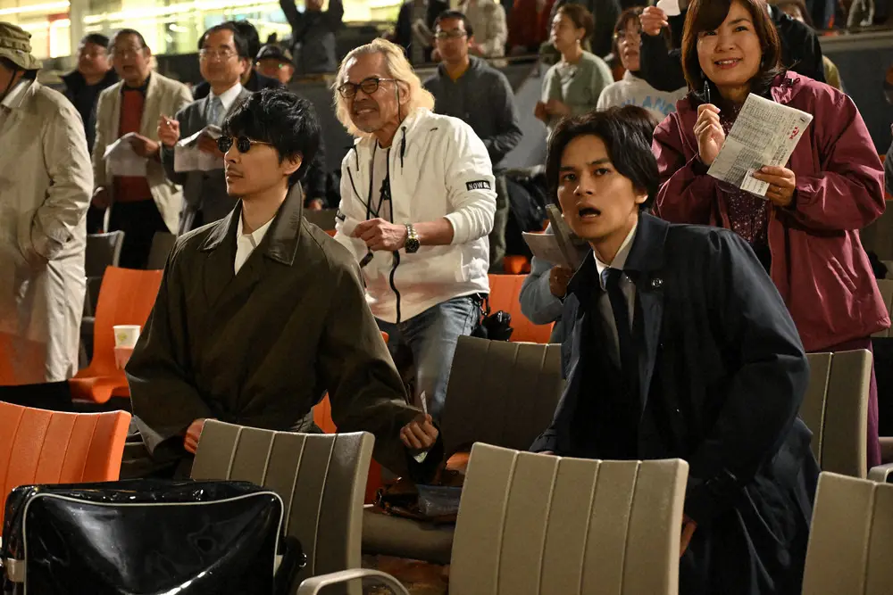 【画像・写真】TBS日曜劇場「アンチヒーロー」で主人公の〝アンチ〟な弁護士を演じる長谷川博己（左）、同僚の弁護士を演じる北村匠海（C）TBS