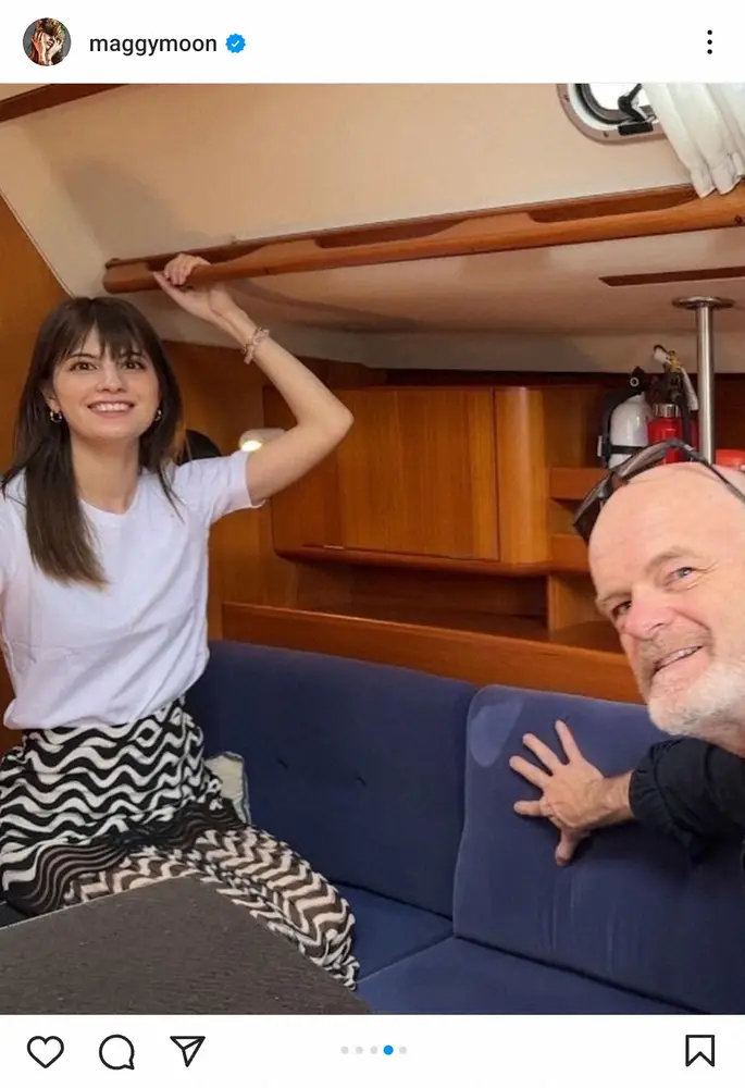 【画像・写真】マギー「お父さんとヨット探しの旅」　マリーナでの2ショに「親孝行の極み」「サラッとエグいこと」の声