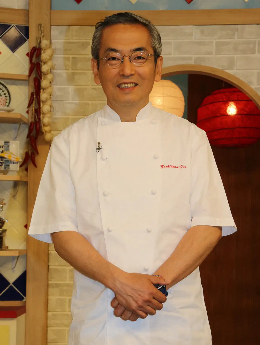 【画像・写真】土井善晴氏　「こぼさないようにゆっくりつぶして…」昭和のいちごの食べ方に反響も「ヘタ取ってぇ～」
