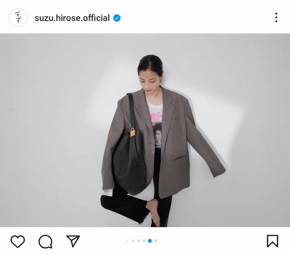 【画像・写真】広瀬すず　オーバーサイズ&裸足の最新ショットが話題「お顔が小さい」「おでこの形も綺麗」