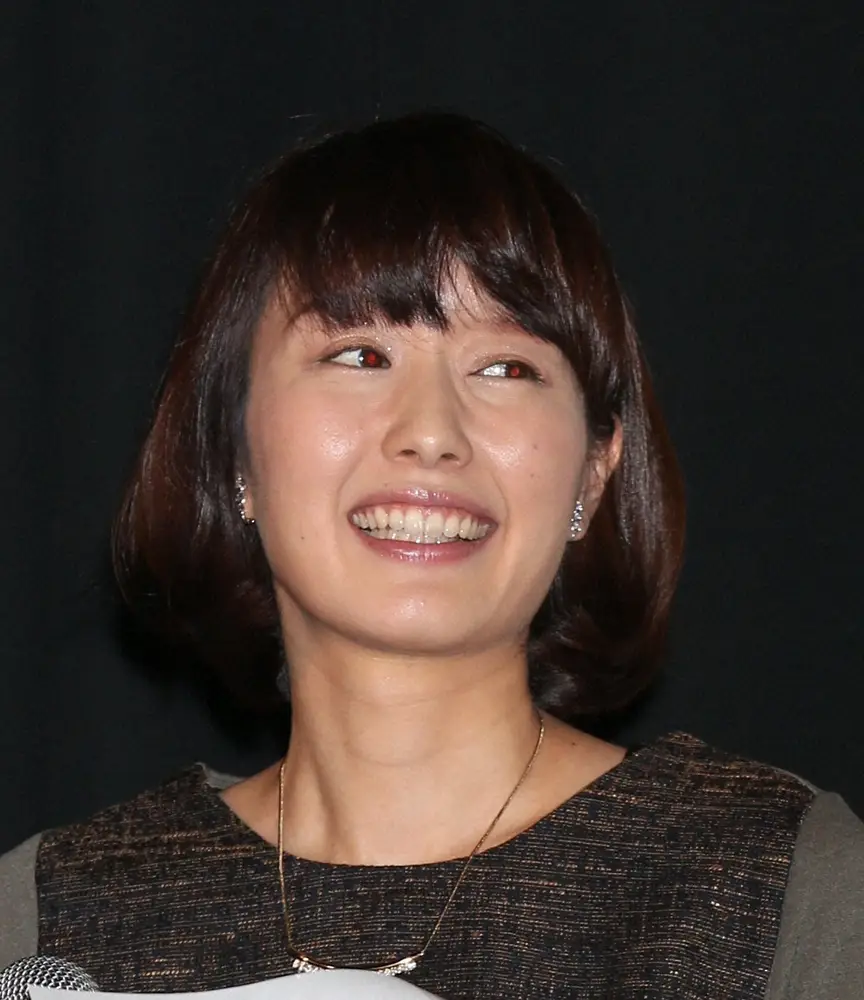 【画像・写真】中村仁美アナ　寝起きでお弁当作りも痛恨「指を切ってしまいました」